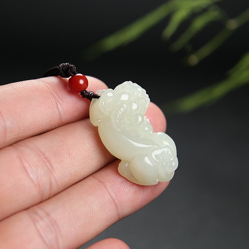和田玉貔貅吊坠
